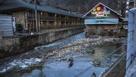 Gatlinburg, Smoky Mountains under severe flood warning Tuesday