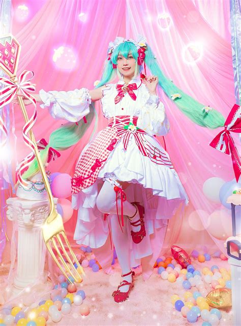 Hatsune Miku 15th Anniversary x Strawberry 🍓 version cosplay - by CN Mieko Shichi | Hatsune miku ...