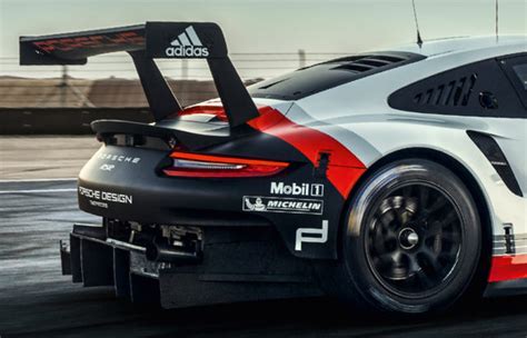 Porsche's 911 RSR Goes Mid-Engine