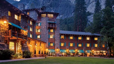 Ahwahnee Hotel in Yosemite - Yosemite National Park Trips