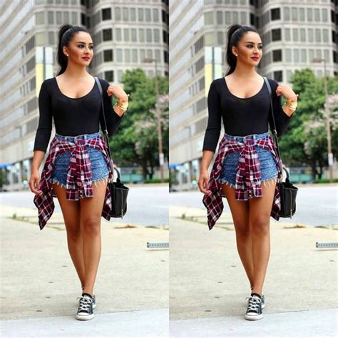 Cut Off Short. Casual Denim Shorts Outfit Ideas for Hot Summer ...