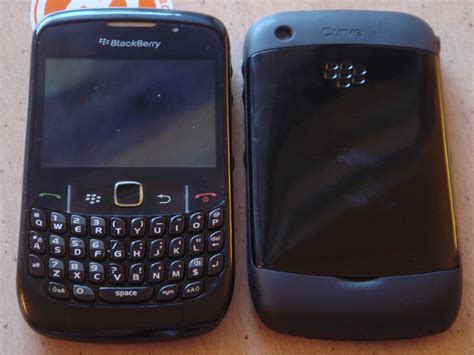 BlackBerry Curve 8520 Review - First Impressions | CrackBerry.com