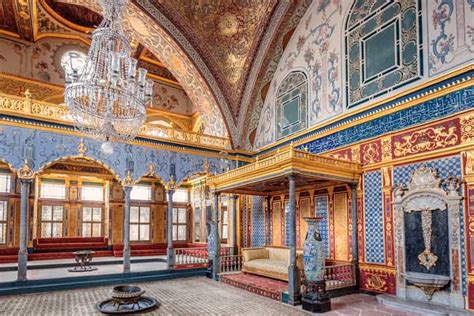 Istanbul: Topkapi Palace Guided Tour and Skip The Line | GetYourGuide