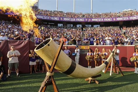 Minnesota Vikings' Gjallarhorn Breaks Before Kickoff - Daily Norseman