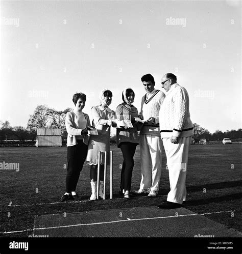 Brian Close Yorkshire cricket 1967 Stock Photo - Alamy