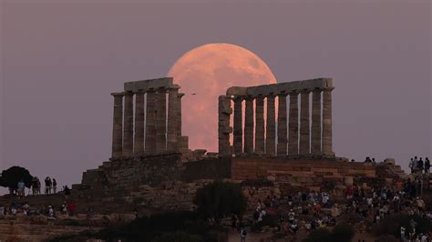 Sturgeon supermoon lights up skies around the world (photos) | Space