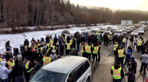 Truckers' strike at Vancouver port hurting trade: Harper | CTV News