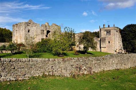 Best Castles in Yorkshire - Historic European Castles