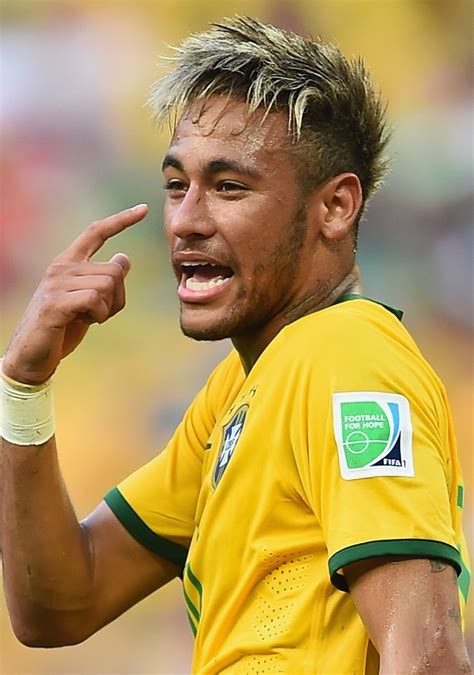 30 Neymar Hairstyles Pictures and Tutorial From Year to Year – InspirationSeek.com