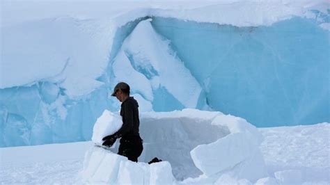 Arctic national park runs igloo building workshop – RCI | English