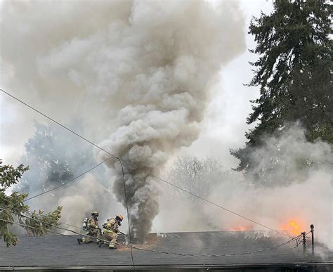 Family, pets escape house fire in Marysville | HeraldNet.com