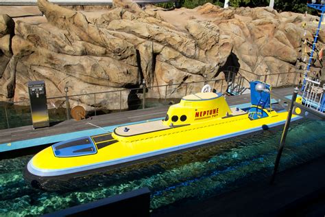 Finding Nemo Submarine Submarine Voyage - Disneyland in Anaheim, California - Kid-friendly ...