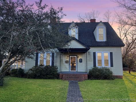 301 W Central St, Maxton, NC 28364 | MLS# 717420 | Trulia