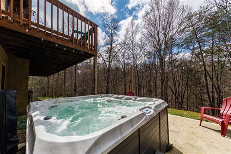 Treat Yourself to Pigeon Forge Cabin Rentals with Hot Tubs | Kaizen Rentals