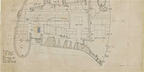 Plan au sol de la chapelle Notre-Dame-du-Haut à Ronchamp (1951-1955 ...