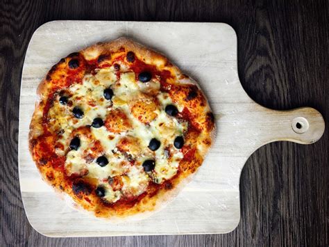 Pizza Napoletana Fatta in Casa | Neapolitanische Hauspizza