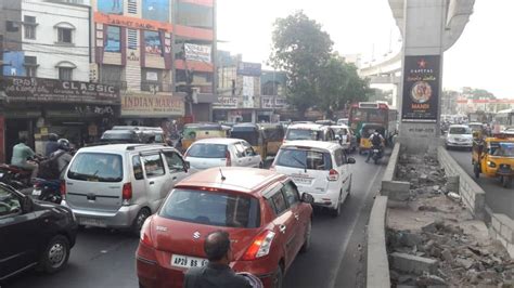 Hyderabad: Traffic snarled in Malakpet, residents demand solute