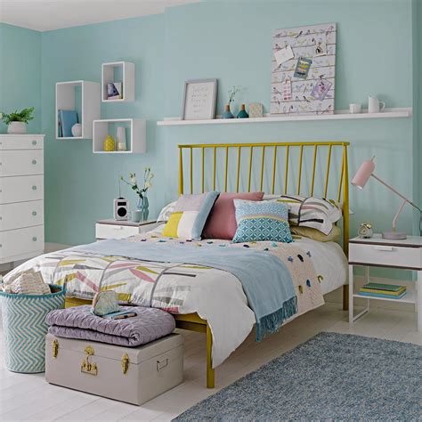 Modern Bedroom For Young Adults