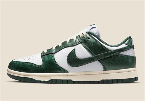 Nike Dunk Low Vintage Green DQ8580-100 | SneakerNews.com