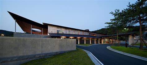 Casa Club Seowon Golf / Itm Yooehwa Architects + Itami Jun Architects | ArchDaily México