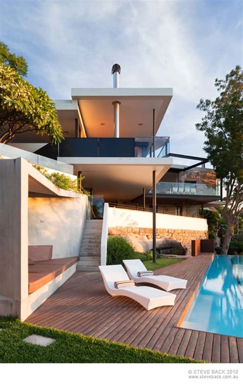 The Beautiful River House In Australia by MCK Architects