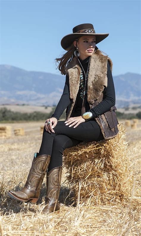 Cowgirl Winter Fashion: Refugio Road | Cowgirl Magazine | Cowgirl style ...