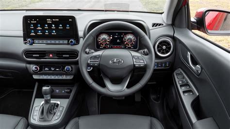 Hyundai Kona Hybrid interior, dashboard & comfort | DrivingElectric