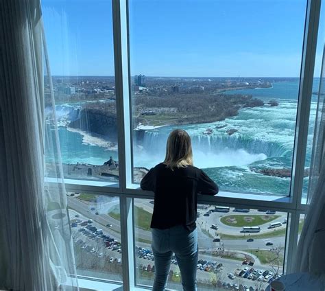 Best Places to Stay in Niagara Falls Recommended by Travel Bloggers - Two Traveling Texans