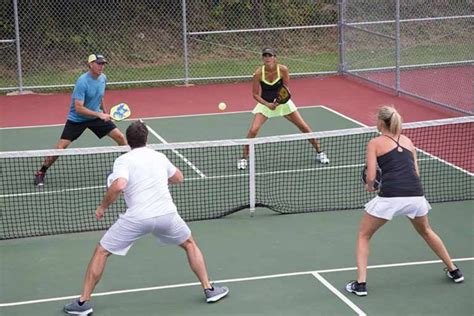 How to Play Pickleball: A Guide for Beginners - NewsWingz