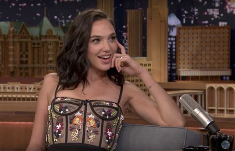 Watch Gal Gadot Try a Reese’s Peanut Butter Cup and Play Charades for ...