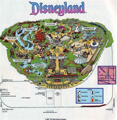 Yeah, I'm a Disney Geek. - imboredwhatever: Disneyland map illustration...