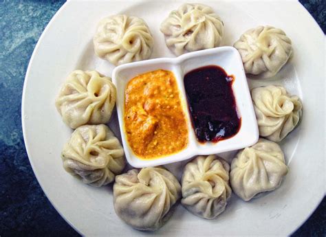 Daybreak with Dumplings: The Chinese Breakfast of Kolkata | Momo food, Raw food recipes, Food