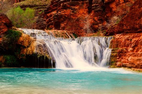 Hikes with a Waterfall View Near Phoenix