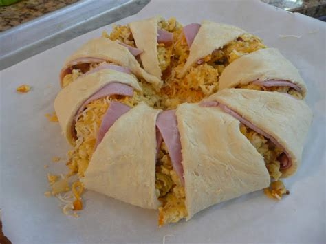 The Grubery: Ham & Cheese Crescent Wreath Recipe