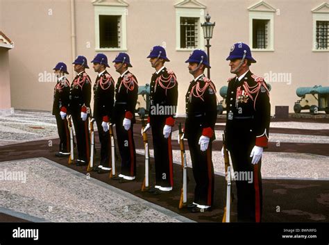 Changing of the Guard, palace guard, palace guards, ceremonial dress ...