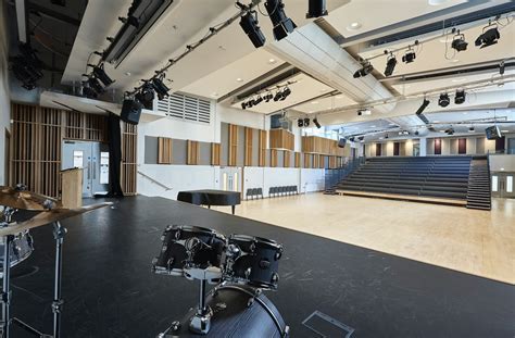 Putney High School Performing Arts Centre by Shepheard Epstein Hunter - Architizer