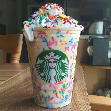 Starbucks Vanilla Birthday Cake Batter Frappuccino | Starbucks recepten ...