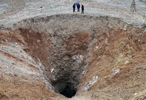 Sinkholes: When the Earth Opens Up – Impressive collection of sinkhole incidents with photos ...