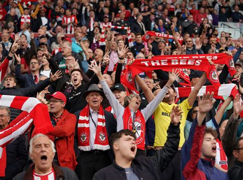 The Premier League’s growing problem of away fans in ‘wrong’ end - The ...