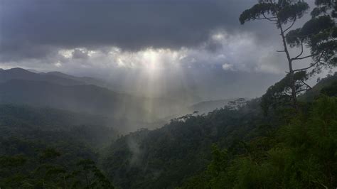 Sierra Madre Mountain Range Philippines [3968x2232][OC] https://ift.tt ...