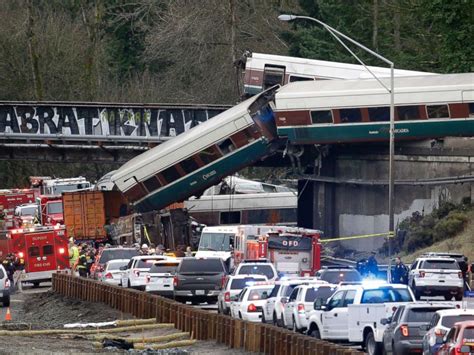 Amtrak Train Derailment - greendarelo