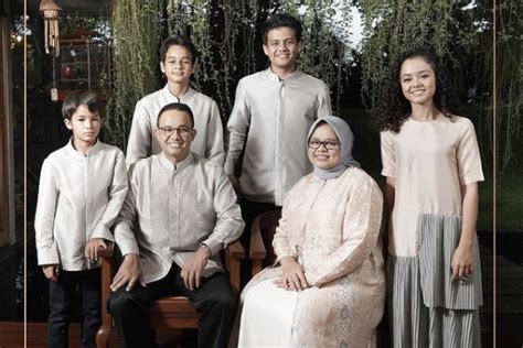 Positif COVID-19, Ini 9 Potret Romantis Anies Baswedan dan Keluarga