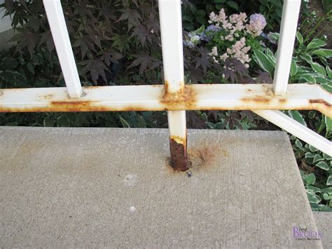 Spray Painting a Metal Railing {Krylon Rust Protector} | Painting rusted metal, Metal railings ...