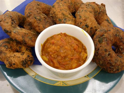 *yummy food*: Bara (Surinamese savoury doughnuts)