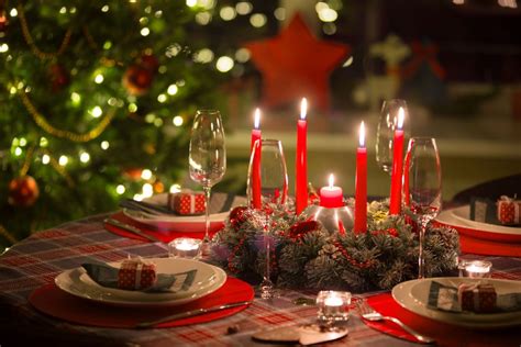 How To Decorate Your Dining Table For Christmas | The Lakeside Collection