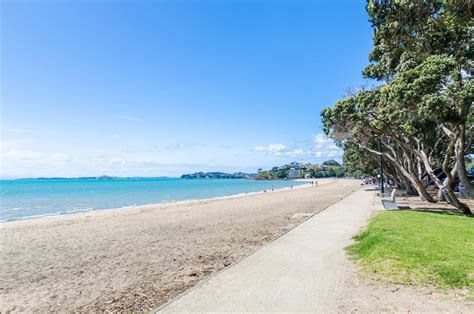 The Best Beaches in Auckland, New Zealand