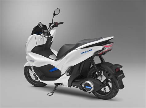 Honda Pioneer 500 EV and Electric PCX Scooter Can Swap Battery Packs (CES Debut) - The Fast Lane ...