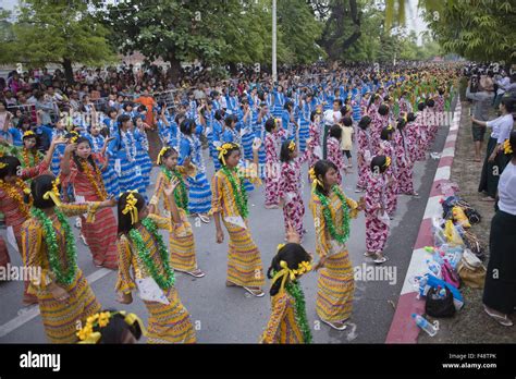 ASIA MYANMAR MANDALAY THINGYAN WATER FESTIVAL Stock Photo - Alamy