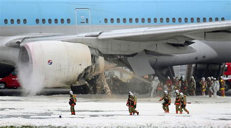 Dramatic runway rescue in Tokyo Airport, KoreanAir jet catches fire before takeoff (PHOTOS ...