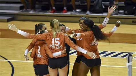 College volleyball rankings: Louisville jumps to No. 2, three newcomers ...